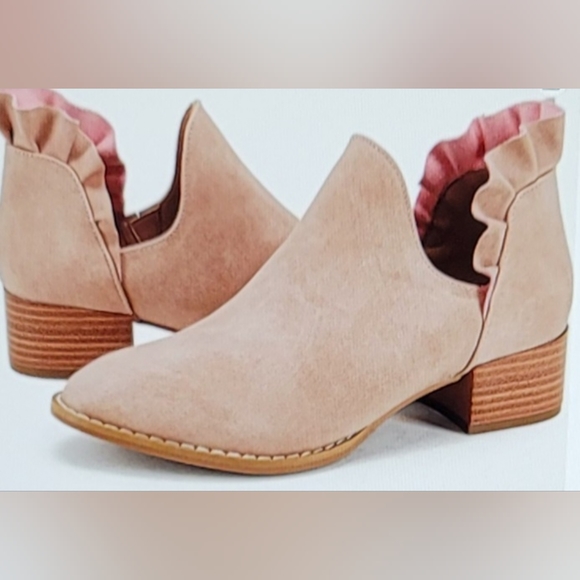 NIB  Ruffle ankle v cut out pointed toe chunky heel dressy western… - Picture 4 of 15